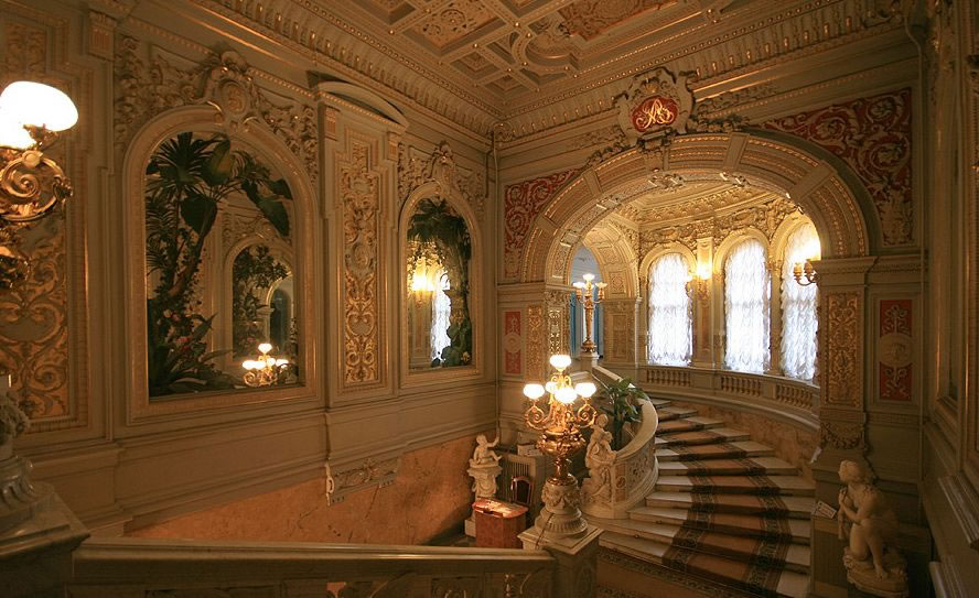 Парадная лестница дворца великого князя Владимира Александровича